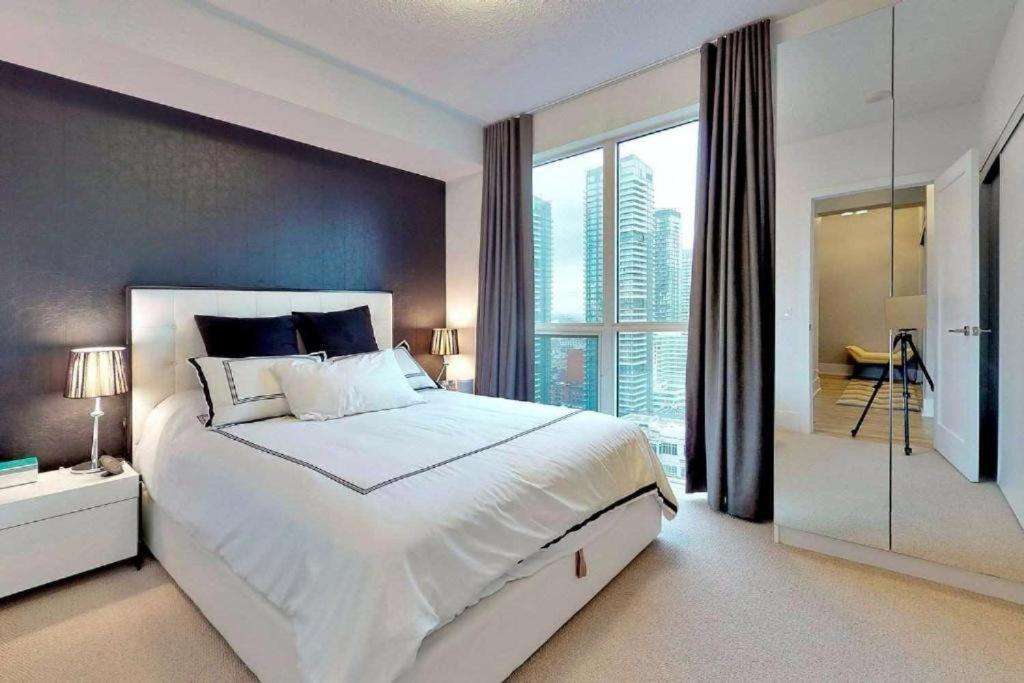 Skyline Suites - Walk To Mtcc, Acc, Rogers Centre & Entertainment District 토론토 외부 사진
