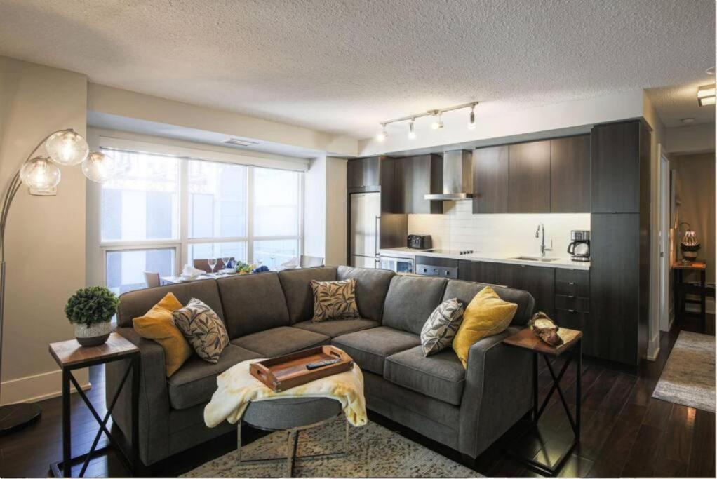 Skyline Suites - Walk To Mtcc, Acc, Rogers Centre & Entertainment District 토론토 외부 사진