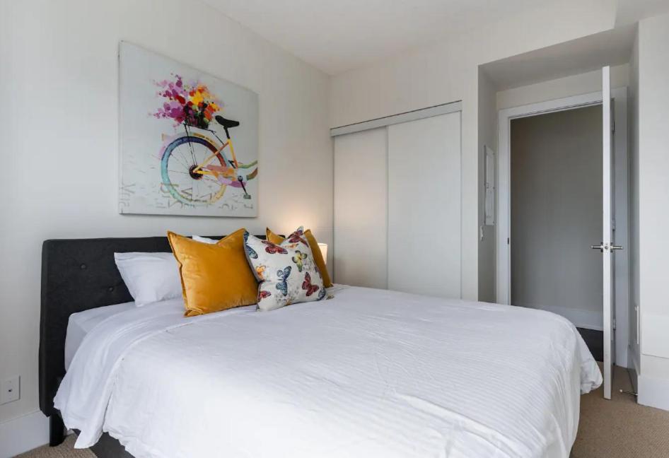 Skyline Suites - Walk To Mtcc, Acc, Rogers Centre & Entertainment District 토론토 외부 사진
